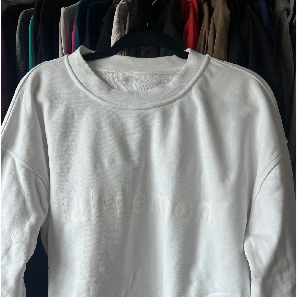 lululemon perfectly oversized crew *logo